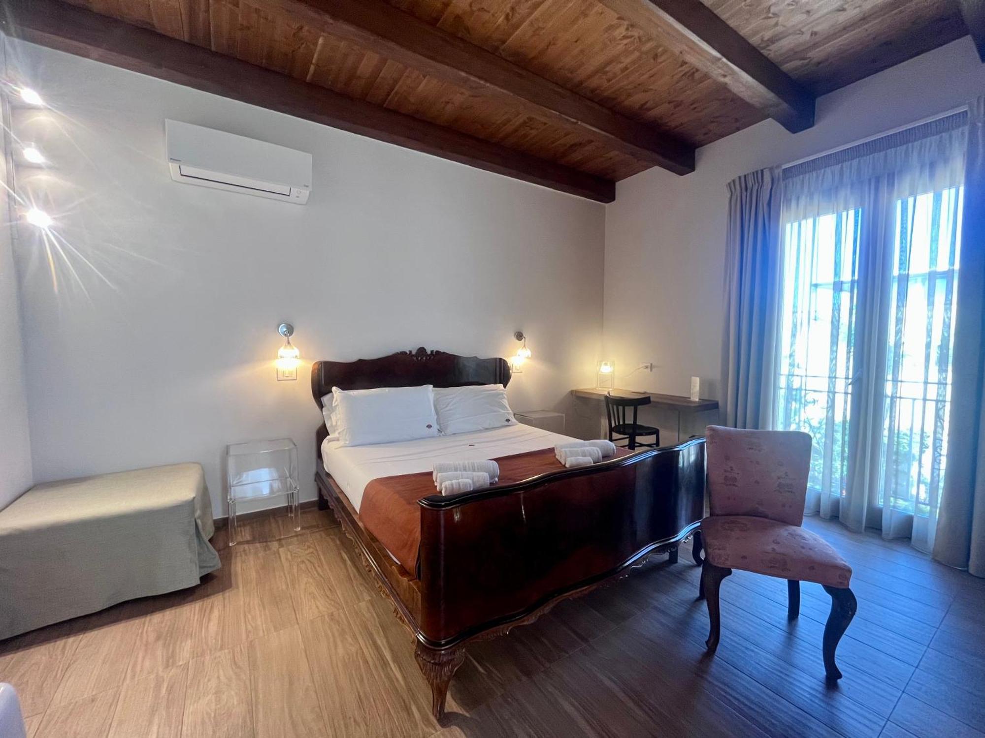 Ricordi Siciliani - Charme Rooms 산비토로카포 외부 사진
